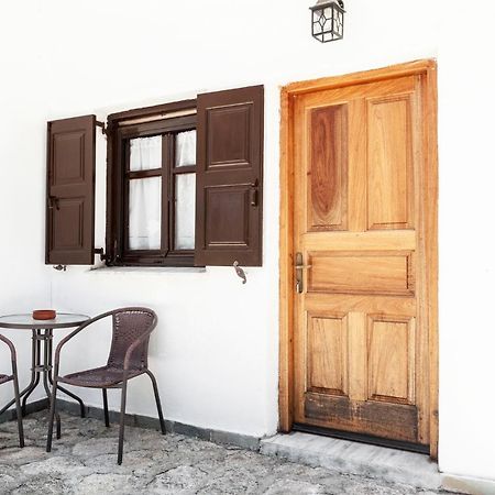 One Bedroom Apartment With Kitchenette# 12 A Raches  Экстерьер фото