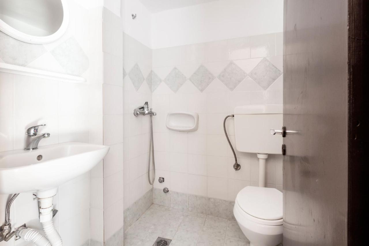 One Bedroom Apartment With Kitchenette# 12 A Raches  Экстерьер фото