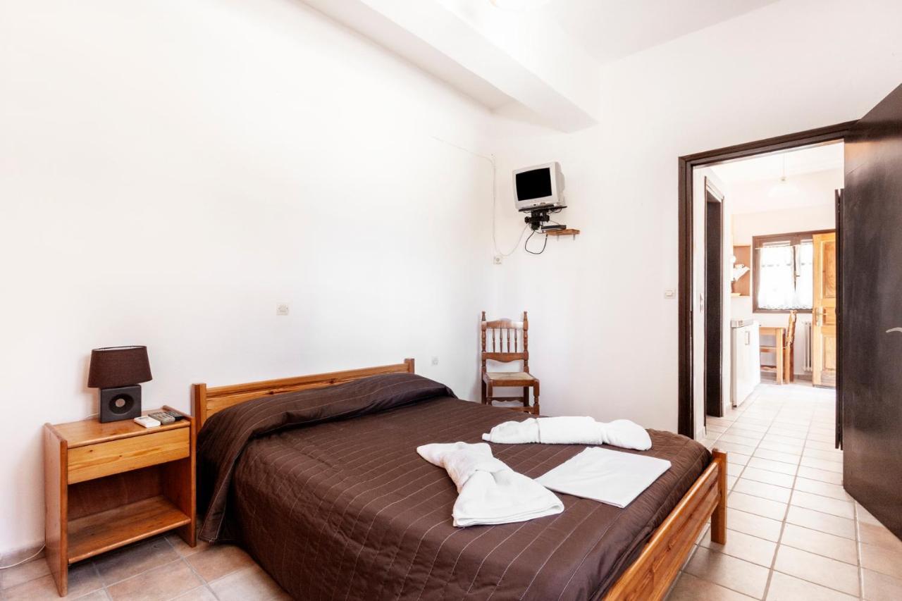 One Bedroom Apartment With Kitchenette# 12 A Raches  Экстерьер фото